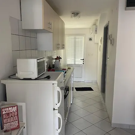 Apartment By The Sea Zaklopatica - - 13214