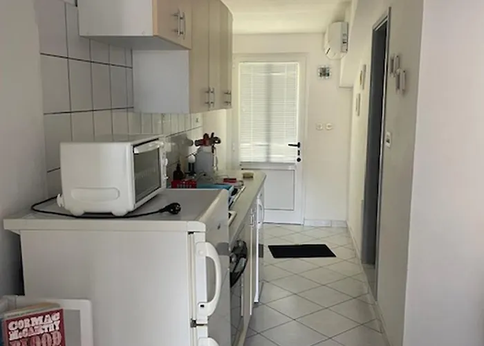 Appartamento By The Sea Zaklopatica - - 13214