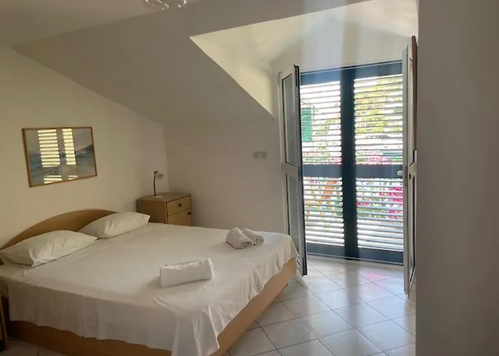 By The Sea Zaklopatica - - 13214