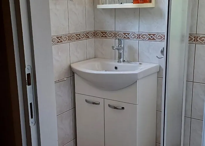 By The Sea Zaklopatica - - 13214 *